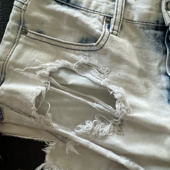 Forever 21 Acid Wash Denim Jean Shorts Distressed size 26 - Picture 5 of 6